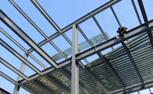 嘉峪关嘉峪关钢结构加工中的切割与钻孔精度控制要点